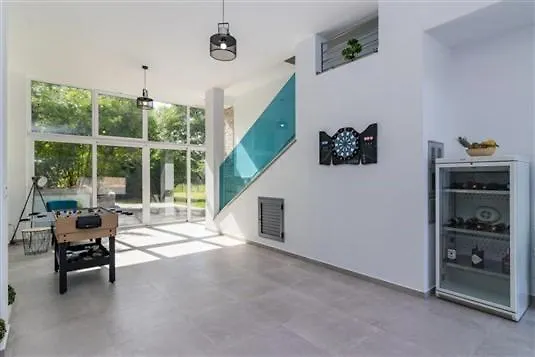 פולה Attractive Villa
