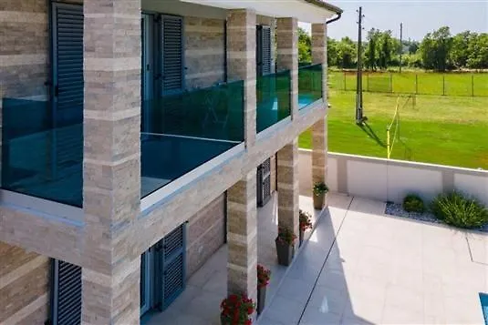 פולה Attractive Villa