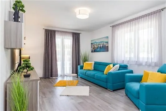 פולה Attractive Villa 0*,  קרואטיה