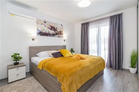 פולה Attractive Villa